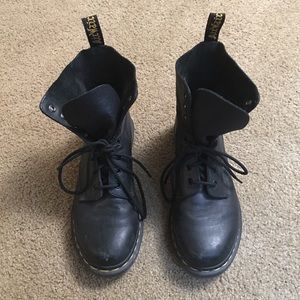 Dr. Marten Black Matte Airwair Boots